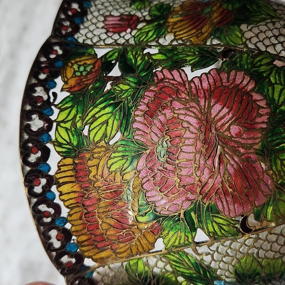 Antic Handmade Chinese Intricate  Plique-a-Jour  Bowl with Gold Accents - Picture 5 of 12